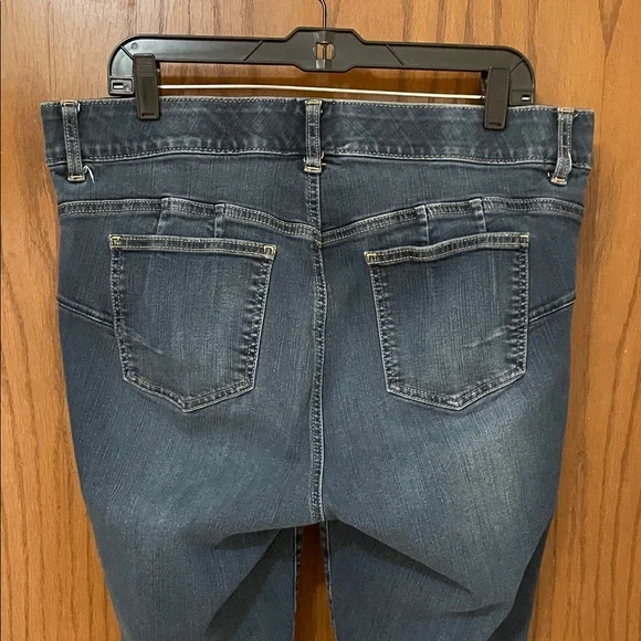 TORRID UEC Women’s Size 16 Regular Dark Blue Skinny Jeans 👖bombshell skinny - Picture 8 of 11